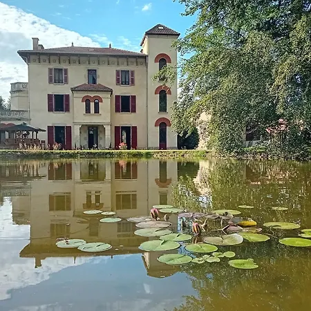 Domaine De Marchal - Et Table D'hotes Celles-Sur-Durolle