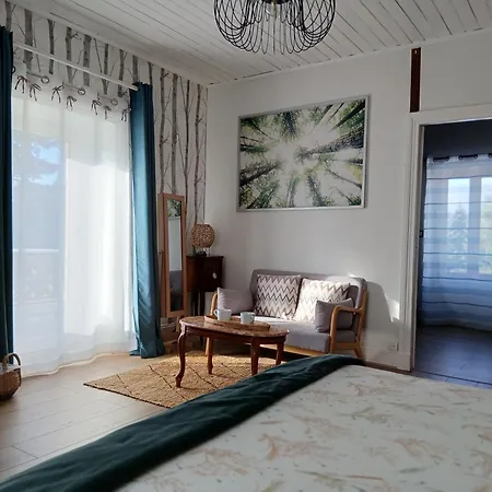 Bed & Breakfast Domaine De Marchal - Et Table D'hotes Celles-Sur-Durolle