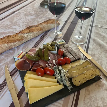 Domaine De Marchal - Chambres D'Hotes 3* Celles-Sur-Durolle